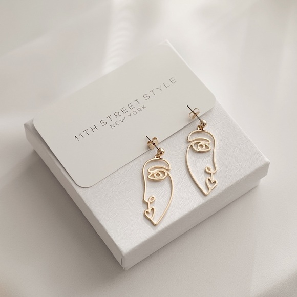 SoldOut11thStreet - Picture 3 of 3